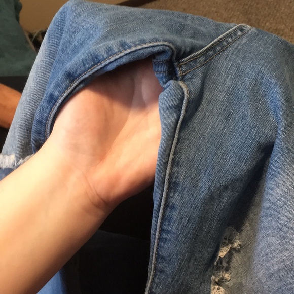Woman’s ripped GoGo brand Jeans - Picture 2 of 3